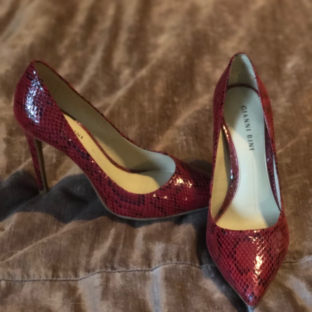 Red/Black snake skin stilettos